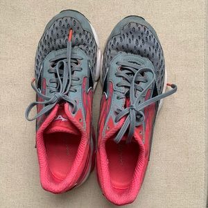 Mizuno Running Shoes